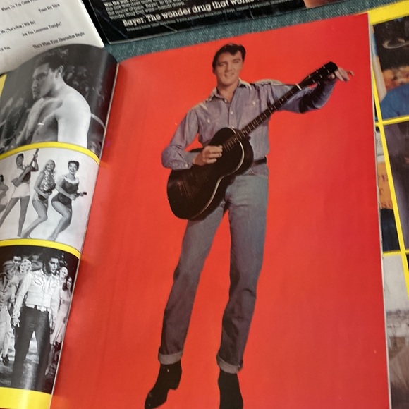 5 Retro Elvis Magazines with excellent photos and articles - Picture 9 of 12